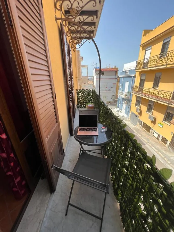 Il Gabbiano Home Terrasini 0*,